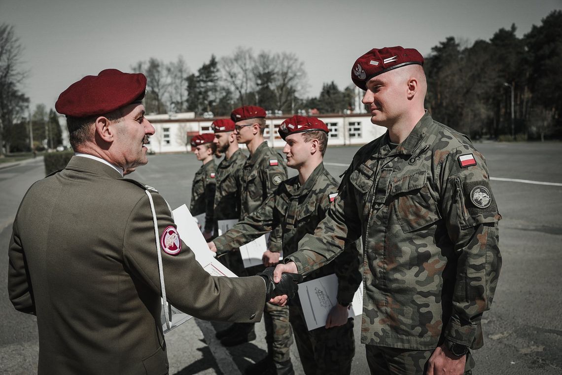 Nowi podoficerowie w 25 Brygadzie Kawalerii Powietrznej. „To początek drogi liderów”