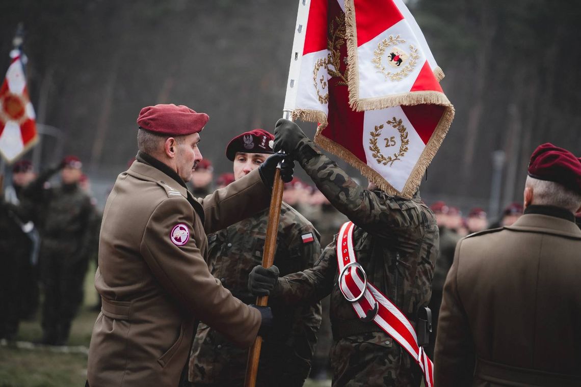 Nowy rozdział w 25. Brygadzie. Płk Piotr Gołos przejął dowodzenie w Tomaszowie Mazowieckim Płk Piotr Gołos przejął dowodzenie w Tomaszowie Mazowieckim