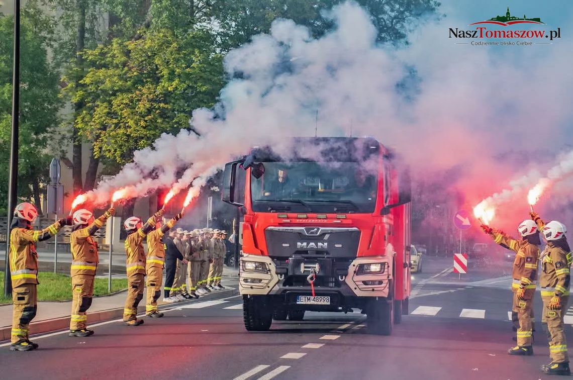Nowy wóz dla OSP w Lubochni. Inwestycja za ponad 1,55 mln zł zakończona