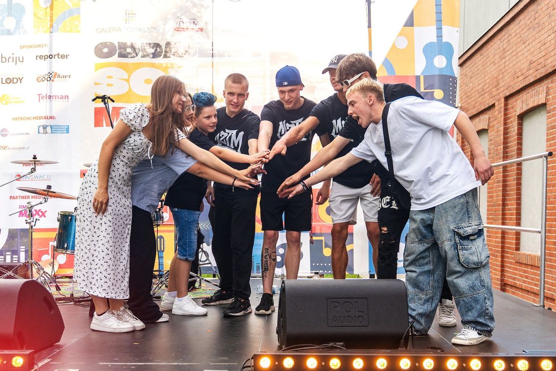 Oddajemy Scenę Młodym w Galerii Tomaszów – pierwsza odsłona za nami!