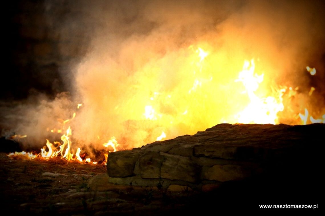 Ogień na zamku w Inowłodzu Ogień na zamku w Inowłodzu