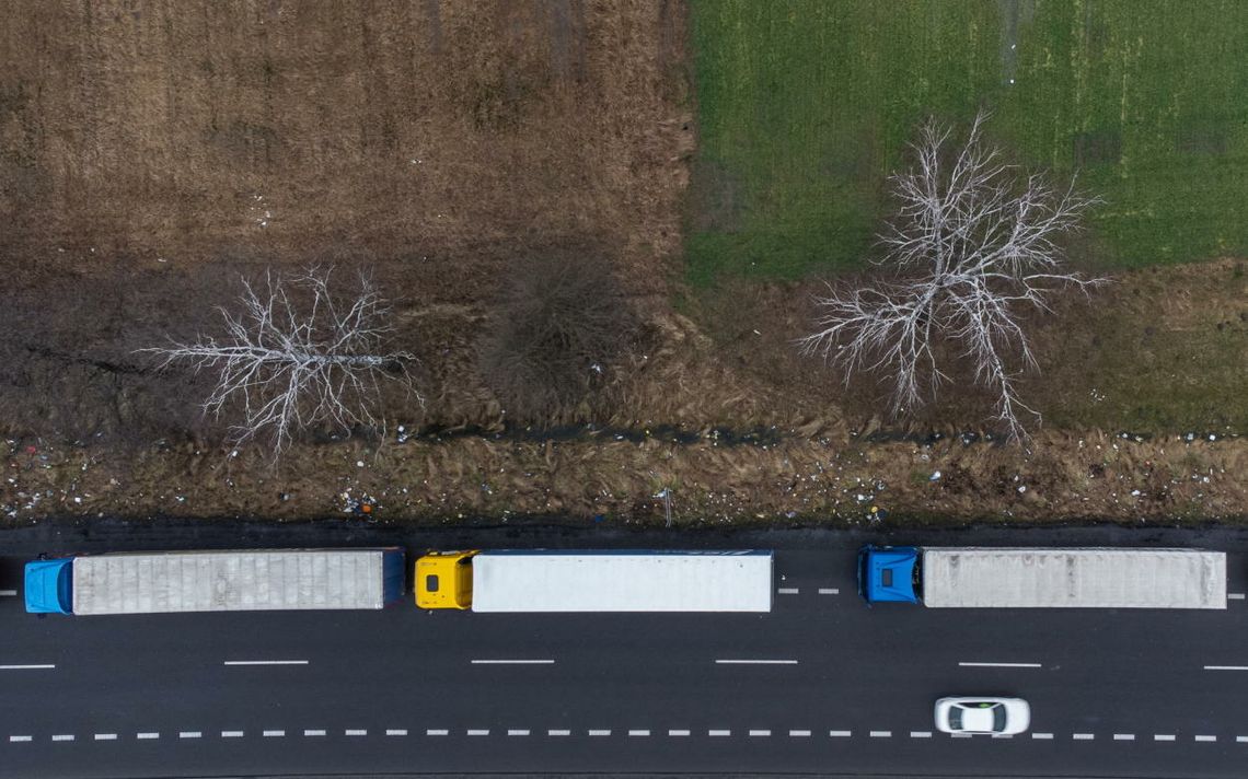 Ogromne kolejki ciężarówek do przejść granicznych z Ukrainą