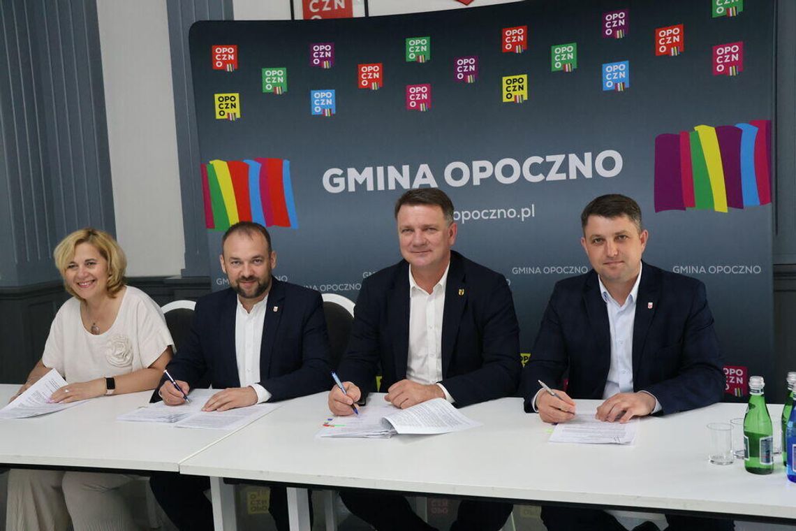 Opoczno z dużym wsparciem dla sołectw. Podpisano umowy na 15 zadań Opoczno z dużym wsparciem dla sołectw. Podpisano umowy na 15 zadań