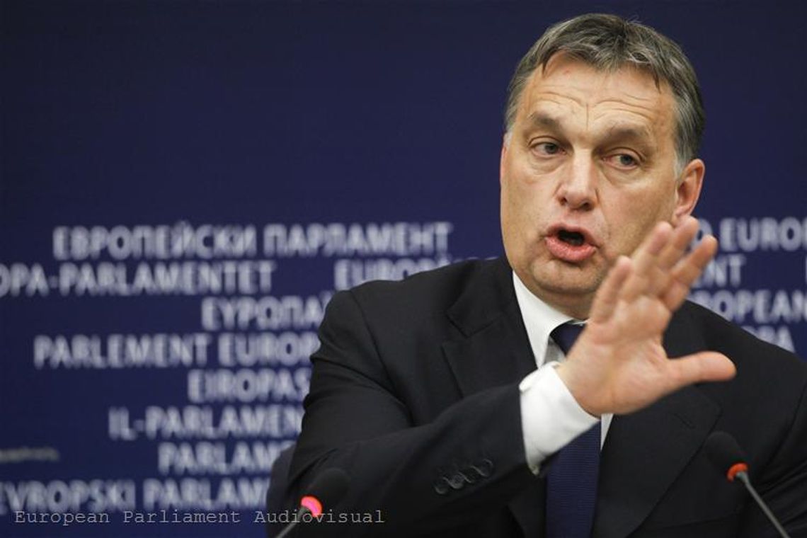 Orban zapowiada obronę obywateli w starciu z wielkimi koncernami.