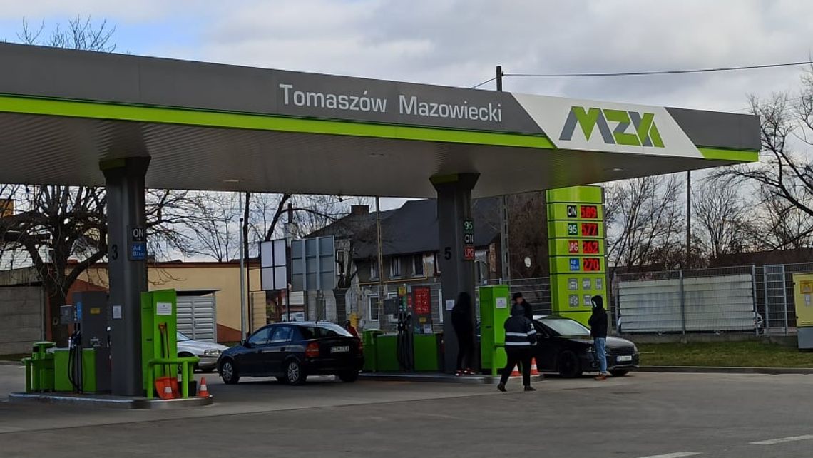 Orlen: samochody osobowe na stacjach mogą zatankować 50 l paliwa, ciężarowe - 500 l