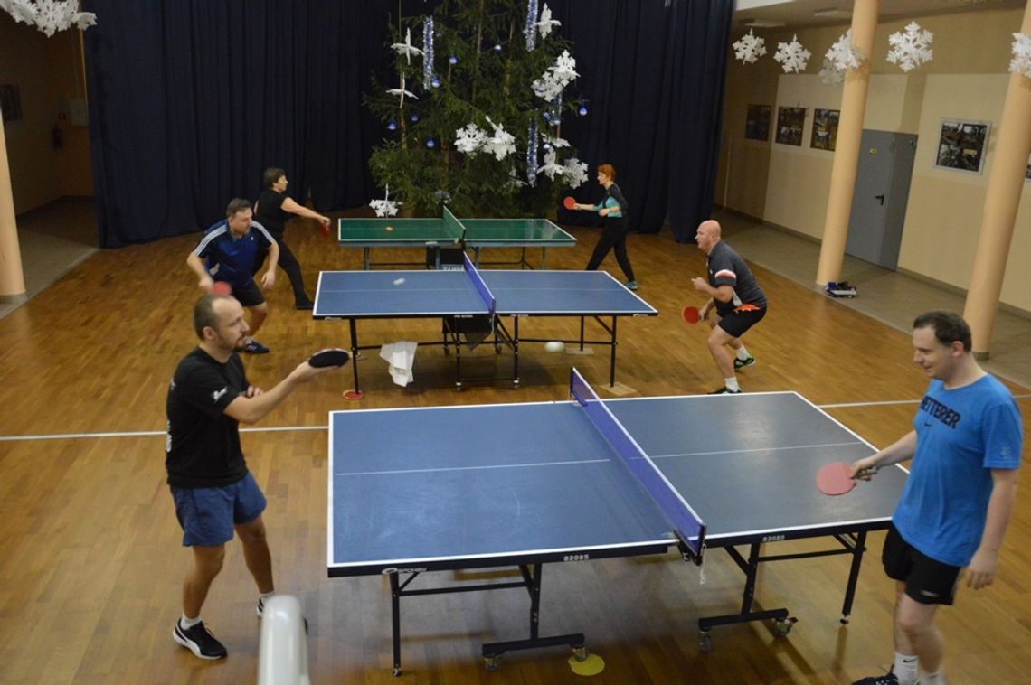 Oświatowcy przy stole