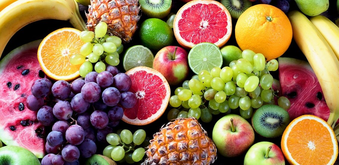 Owoce w diecie: ile owoców jeść dziennie? Czy pora dnia ma znaczenie?