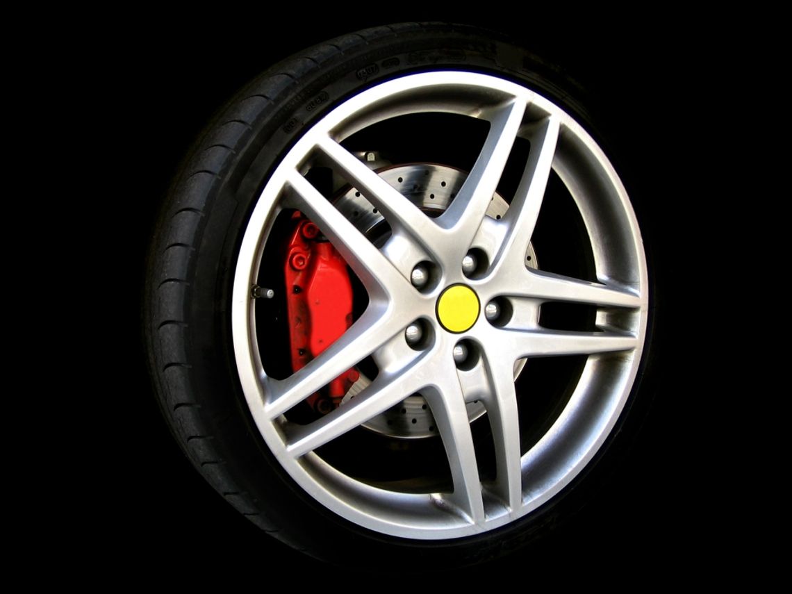 Oznaczenia na oponach – jak dużo można z nich wyczytać?