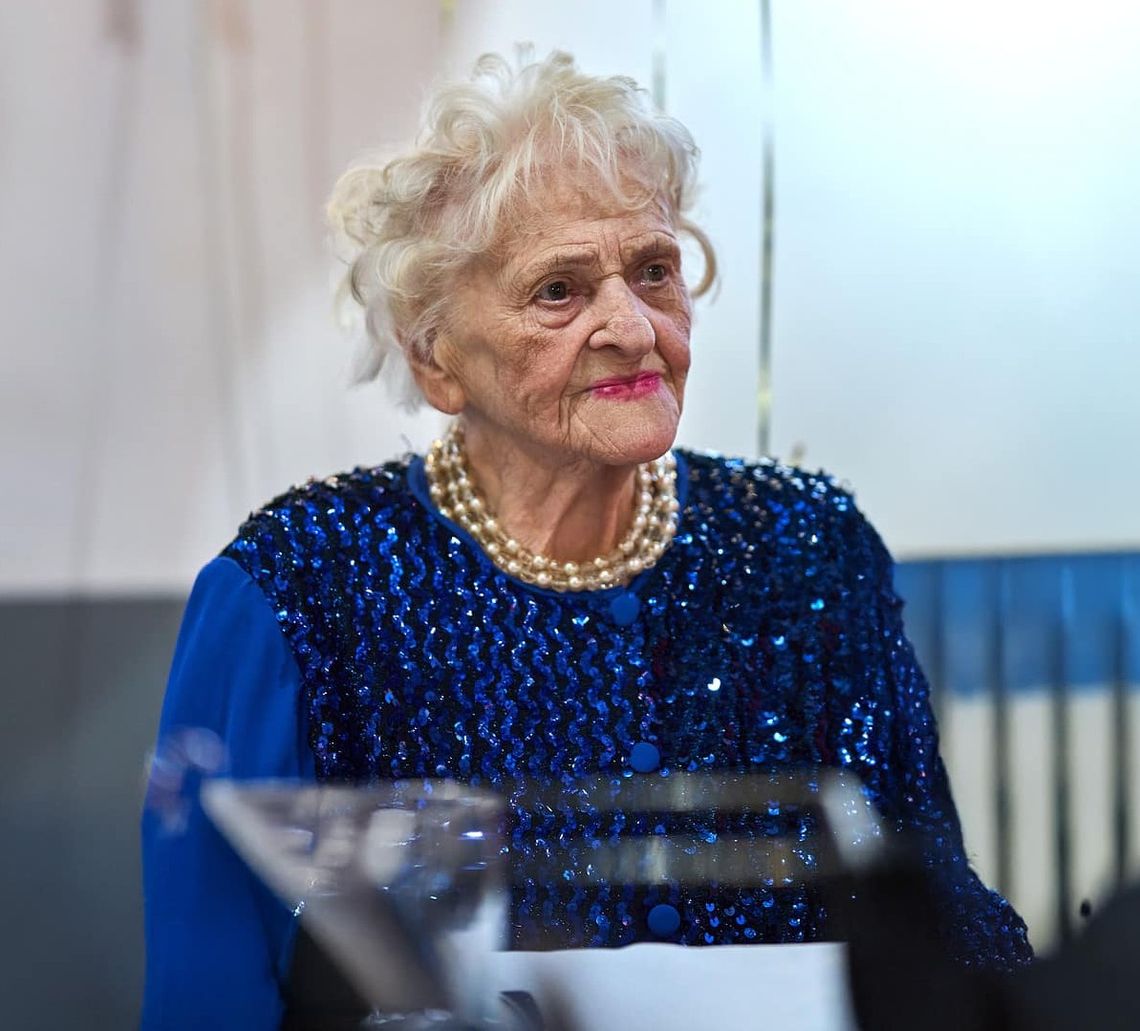 Pani Zofia Biernacka z Tytułem „Zasłużony dla Miasta Tomaszowa Mazowieckiego” Pani Zofia Biernacka z Tytułem „Zasłużony dla Miasta Tomaszowa Mazowieckiego”