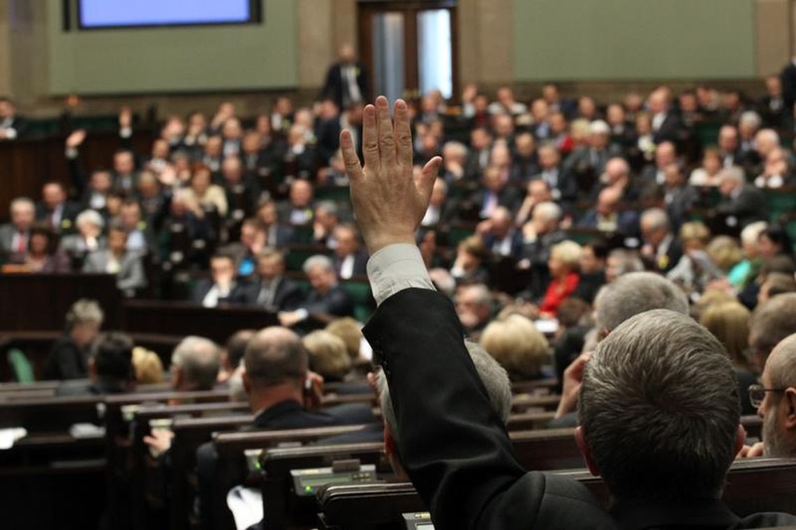 PiS popiera opozycję. Zagłosuje zgodnie w sprawie ważnej dla wszystkich Polaków