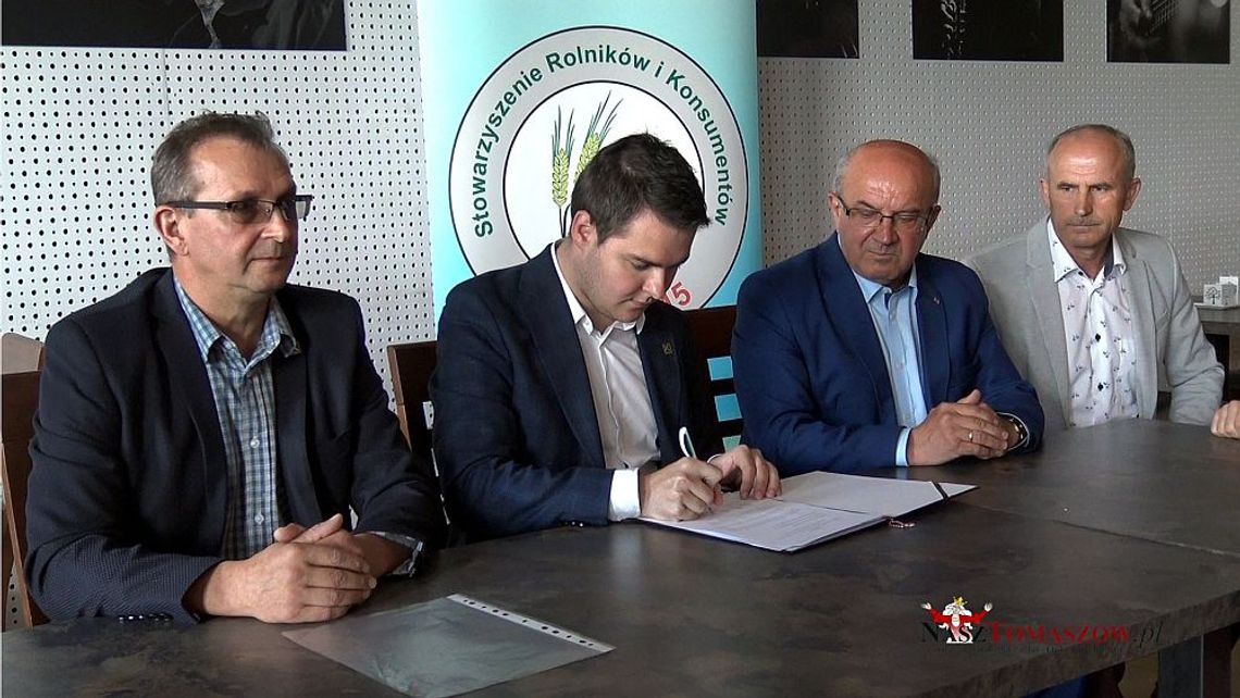 Podpisanie porozumienia przedwyborczego w Opocznie Podpisanie porozumienia przedwyborczego w Opocznie