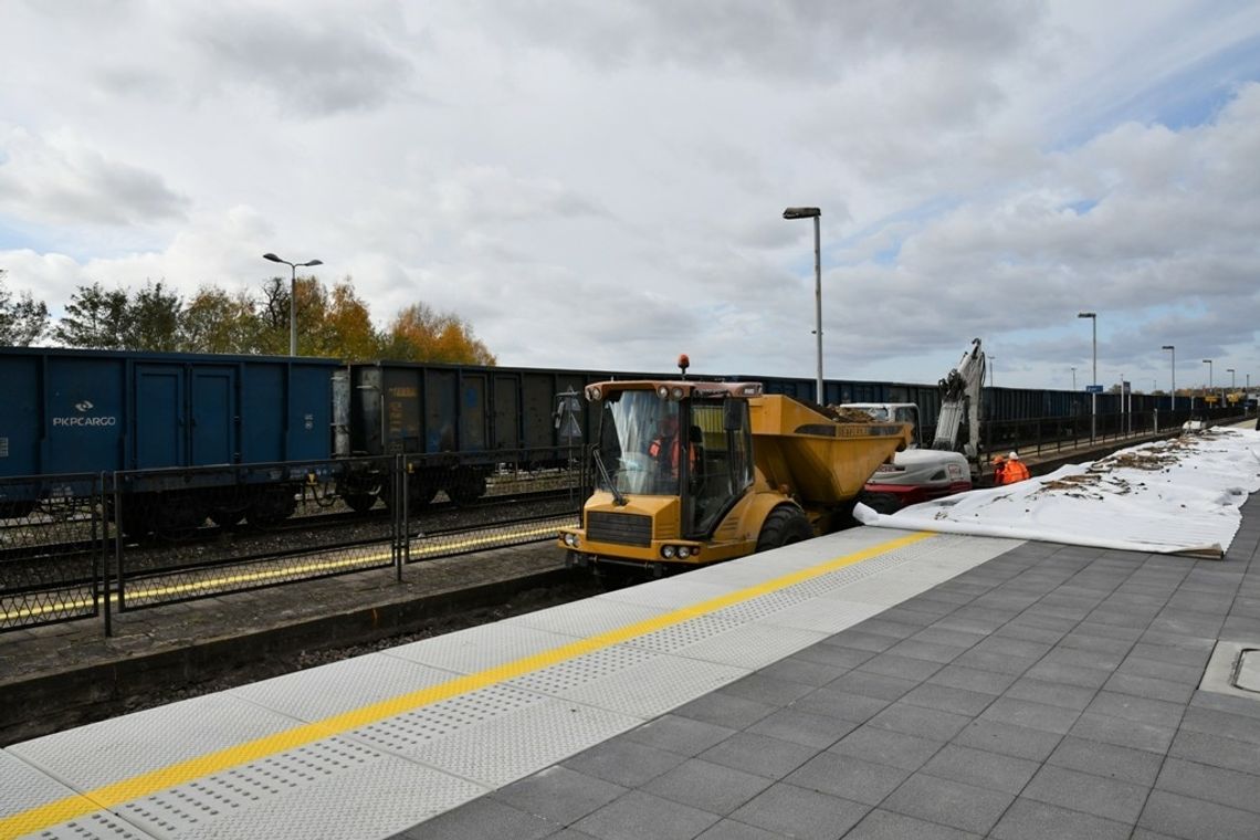 Podróże Tomaszów Mazowiecki - Skarżysko-Kamienna z nowych peronów