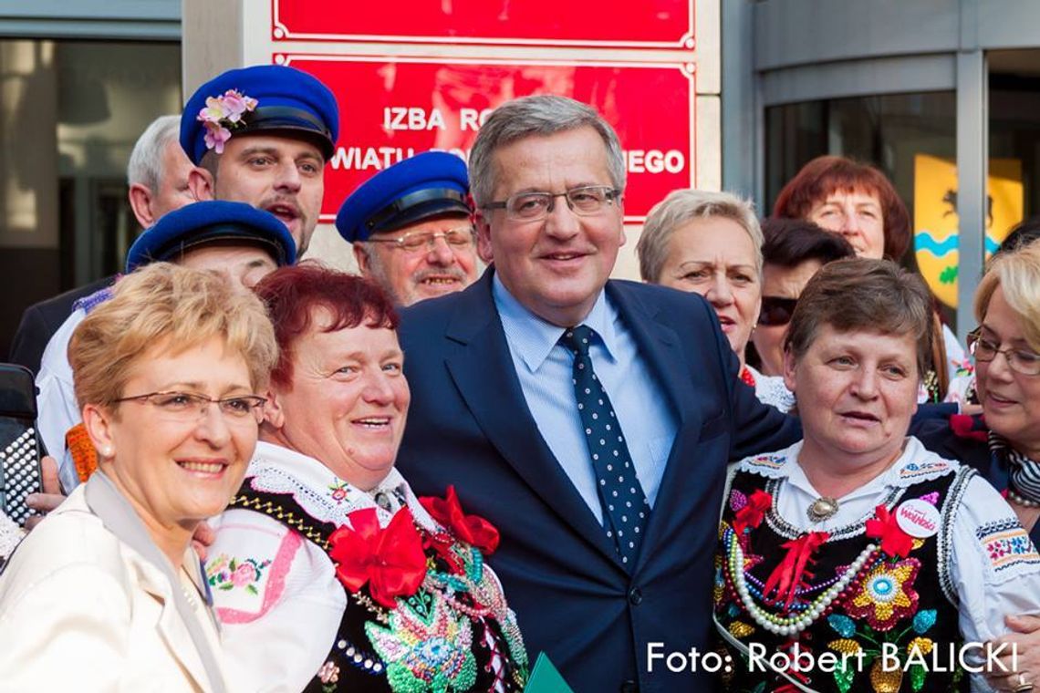 Polityka wchodzi w życie rodzinne głęboko i często z butami