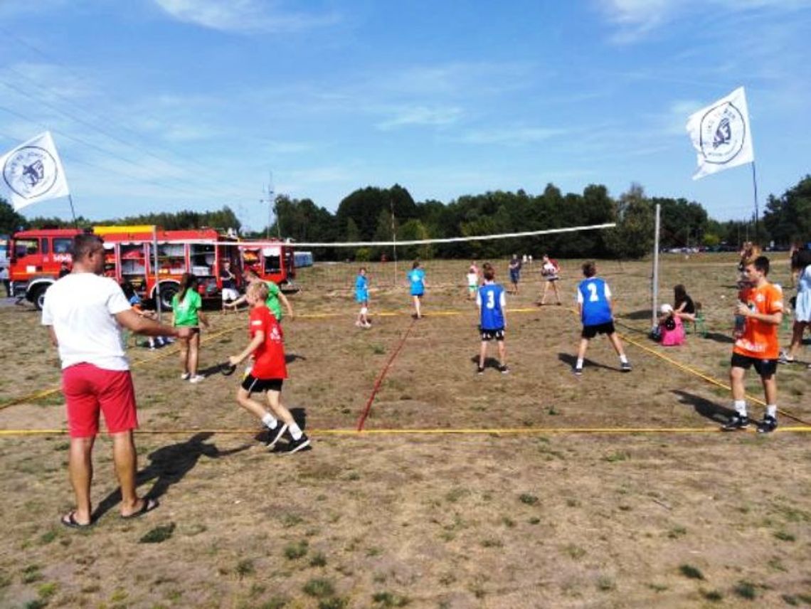 Polska, Włochy i Lichtenstein zwycięzcami  turnieju minisiatkówki podczas pikniku Lokalni Niebanalni.   
