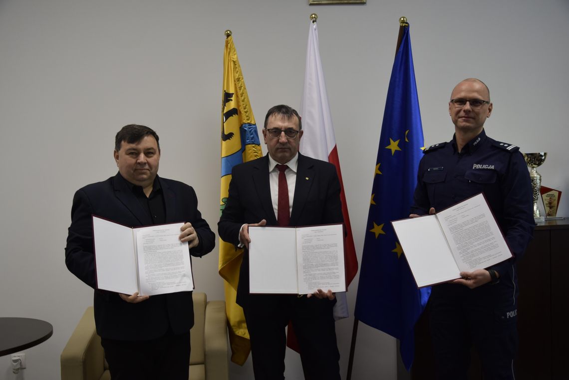 Powiat Tomaszowski sfinansuje dodatkowe patrole policji. Jest porozumienie na 2026 rok