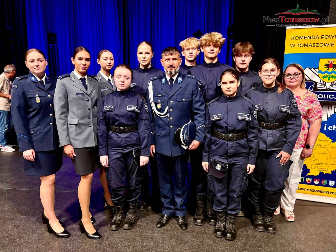 Powiatowe Święto Policji w Tomaszowie. Awanse, odznaczenia i podziękowania