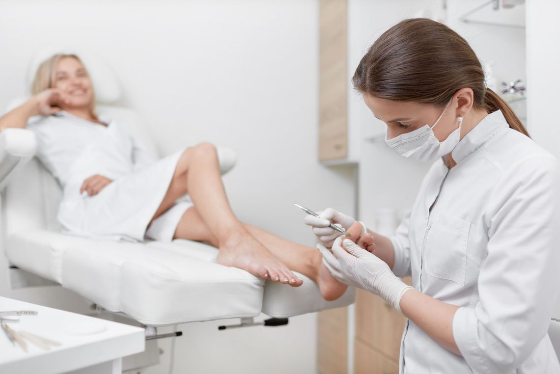 Profesjonalne wyposażenie salonu podologicznego i kosmetycznego – Twój klucz do sukcesu z Leopard!