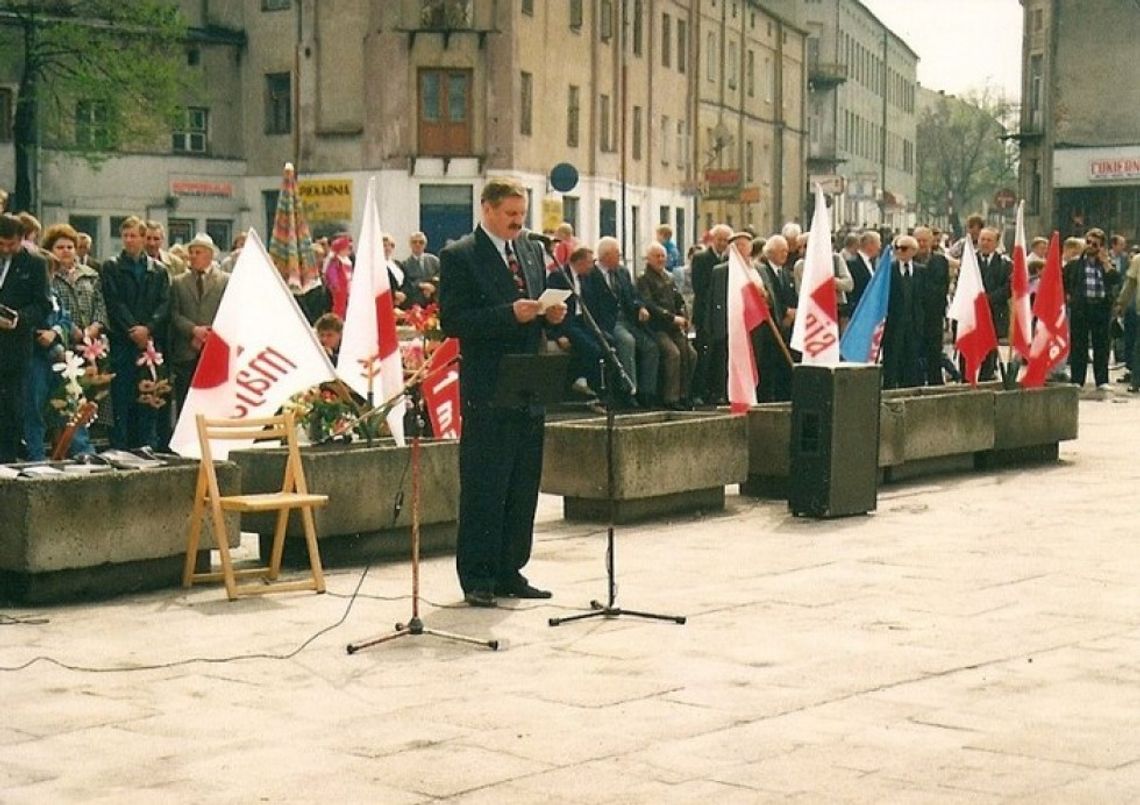 Przez auta szybę: lewe ręce opadają