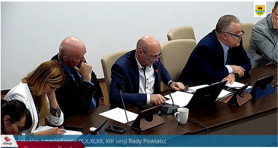 Radni PiS znają się na prawie i bezprawiu. Na tym drugim chyba nawet lepiej