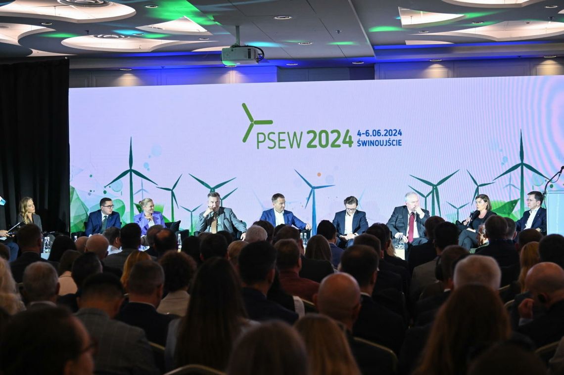 Raport: 45,9 proc. Polaków dobrze ocenia proces modyfikacji gospodarek i sieci energetycznych