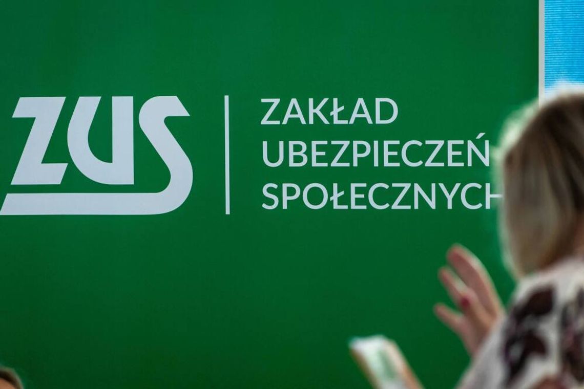 Raport ZUS: dobra kondycja Funduszu Ubezpieczeń Społecznych; rośnie liczba obcokrajowców