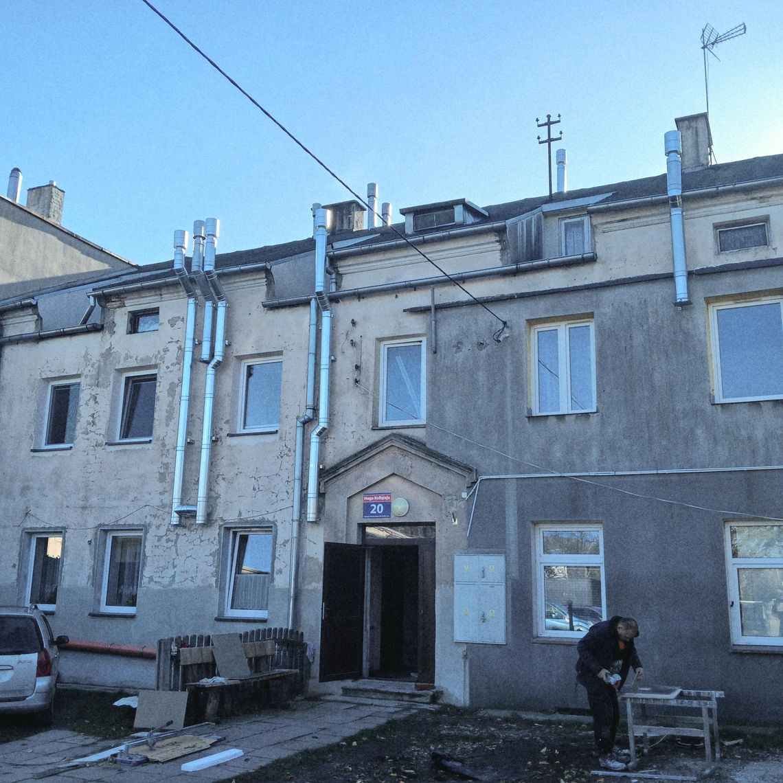 Remont klatki przy Kołłątaja 20. Mała inwestycja, duża ulga dla mieszkańców