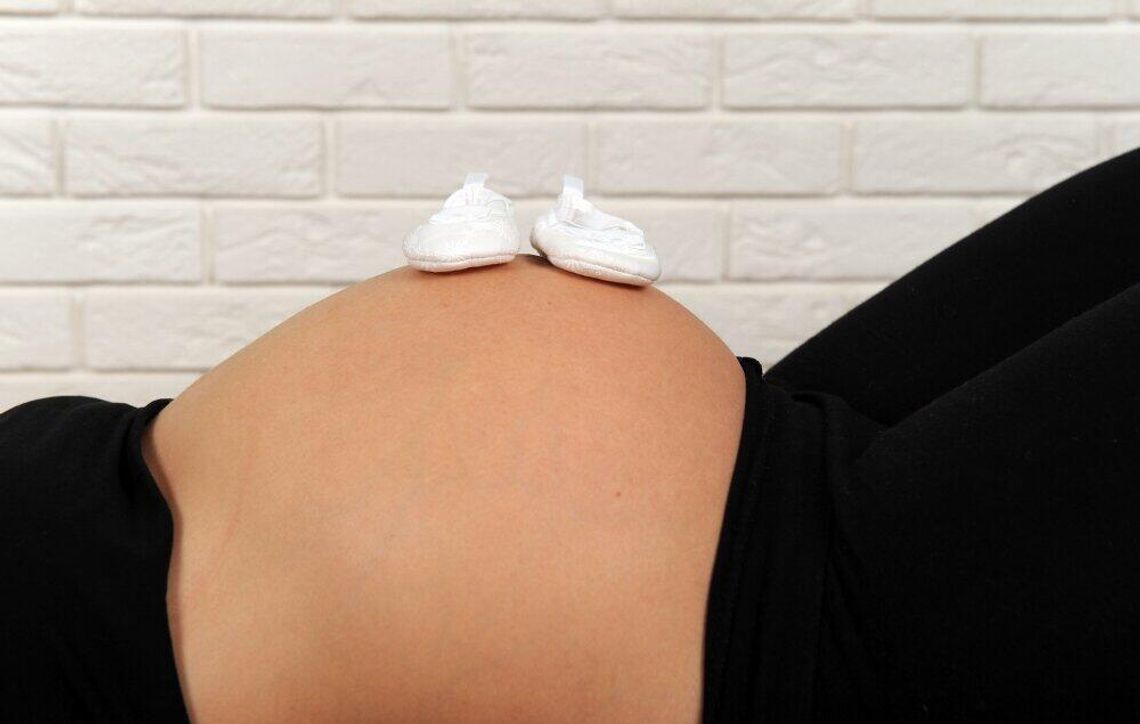 Resort zdrowia: w ciągu 11 miesięcy ponad 12 tys. ciąż z programu refundacji in vitro i 951 dzieci