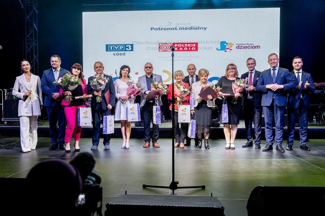 Rzecznik Praw Dziecka uhonorował tomaszowian za pracę na rzecz dzieci