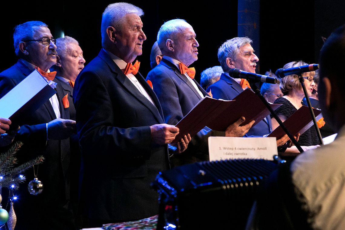 Seniorzy z Tomaszowa nagrodzeni w „Przystanku 60+”