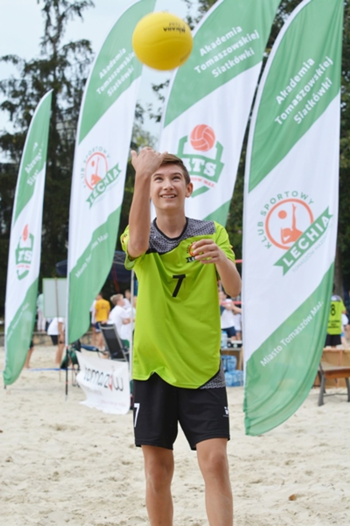 Siatkarski narybek na pikniku „Lokalni Niebanalni "