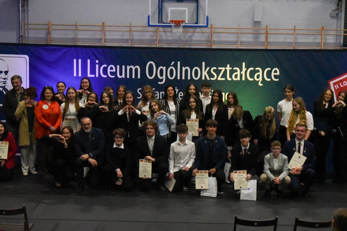 Słowo, które buduje. XIV Powiatowy Konkurs Recytatorski w Językach Obcych rozstrzygnięty