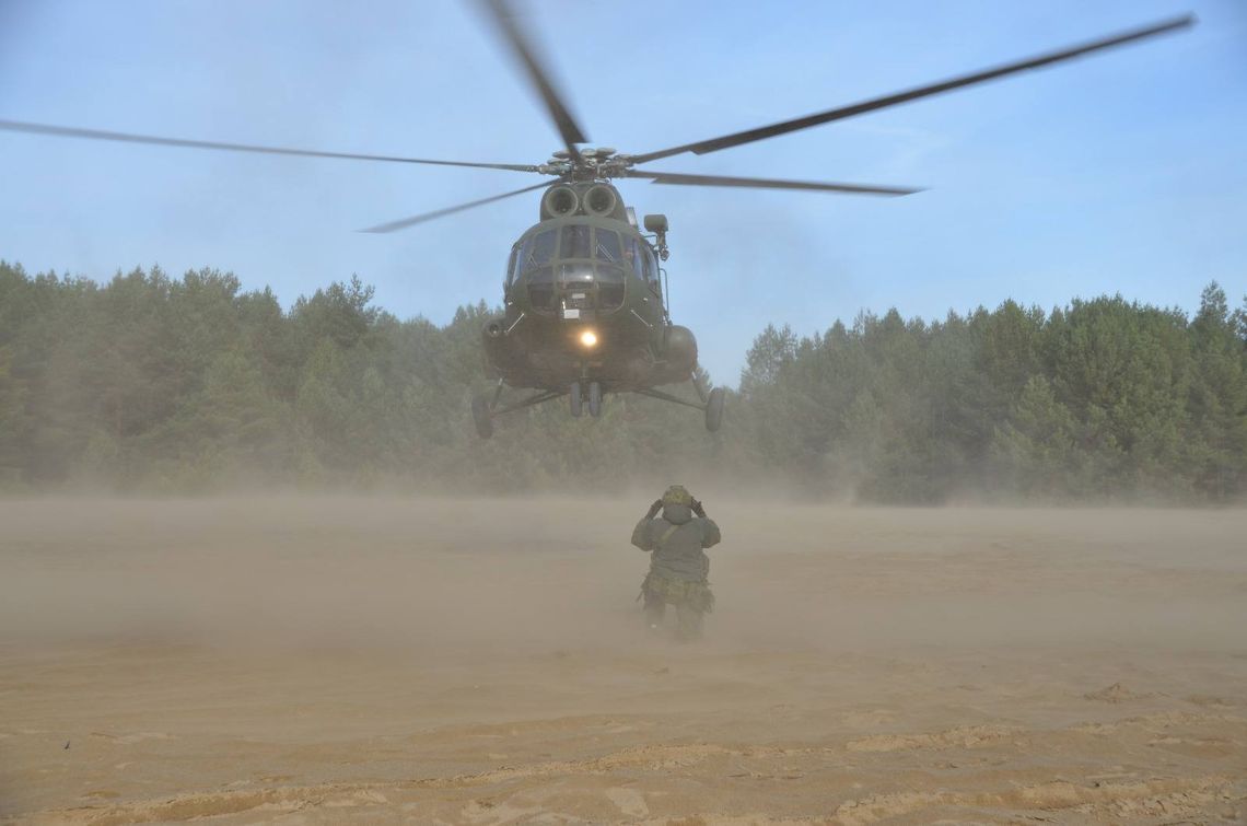 Śmigłowce nad skałami Jury. 7. Batalion Kawalerii Powietrznej na poligonie marzeń Śmigłowce nad skałami Jury. 7. Batalion Kawalerii Powietrznej na poligonie marzeń