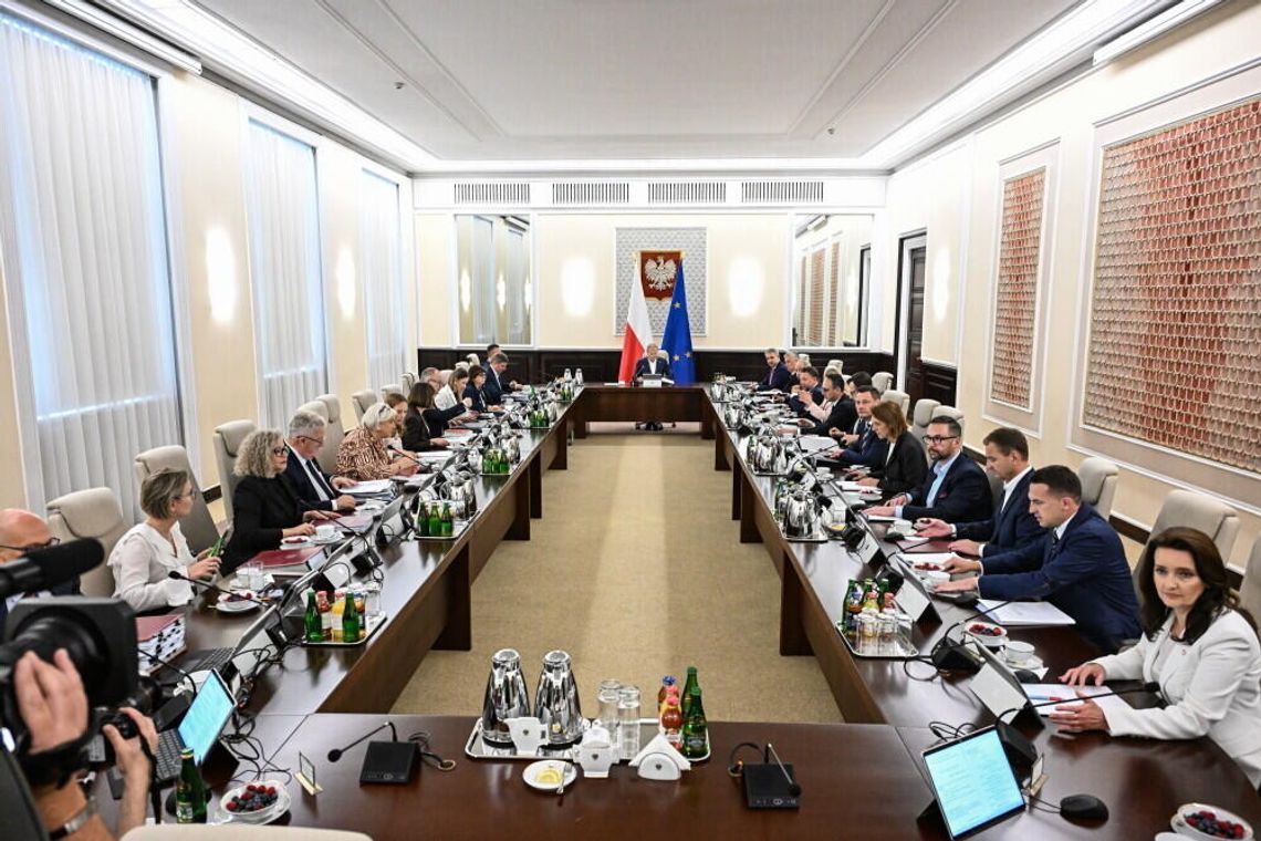Sondaż: według 59,3 proc. badanych rekonstrukcja rządu nie pomoże wyjść z kryzysu politycznego