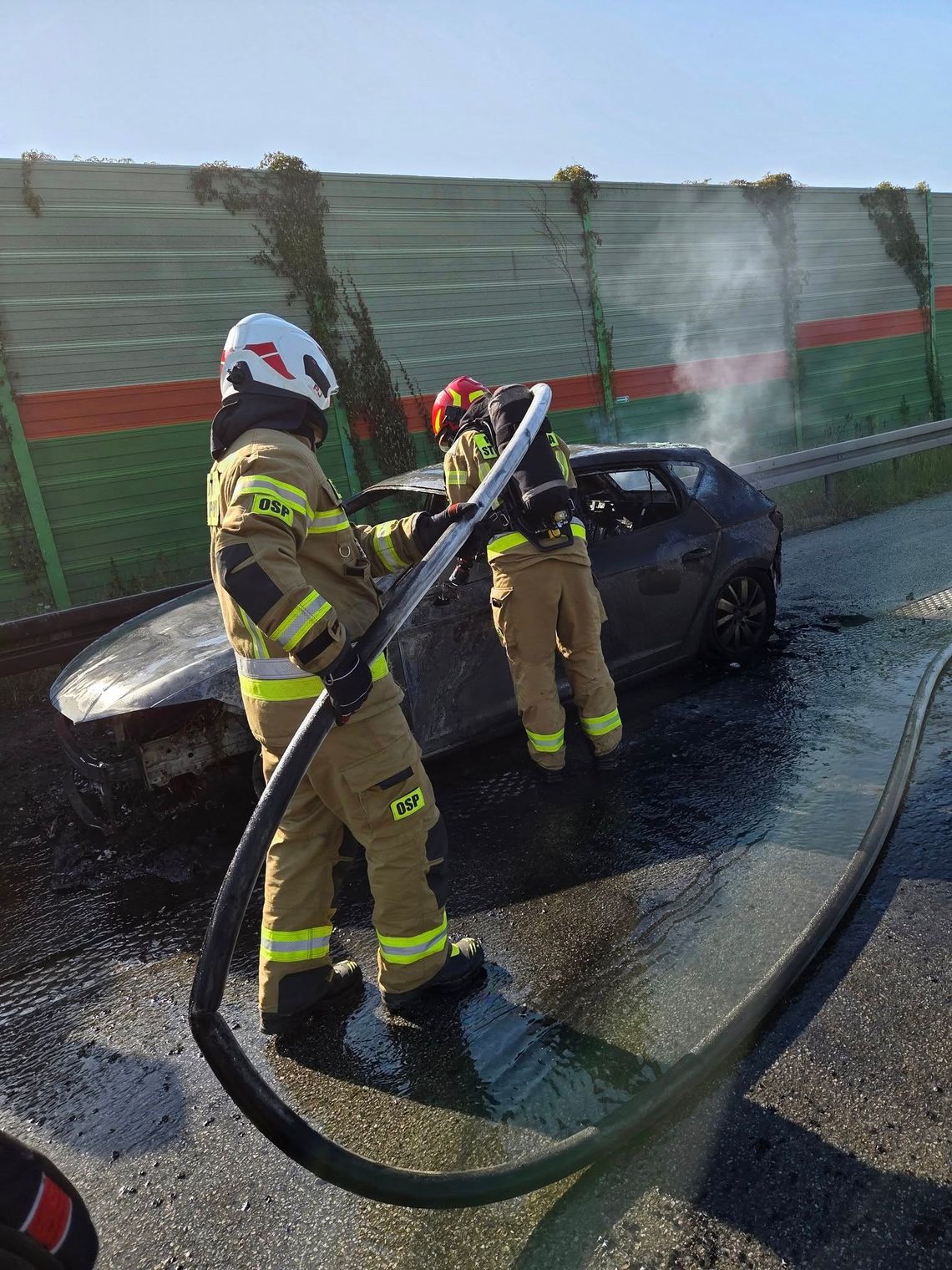 Spłonęło auto na s8 Spłonęło auto na s8