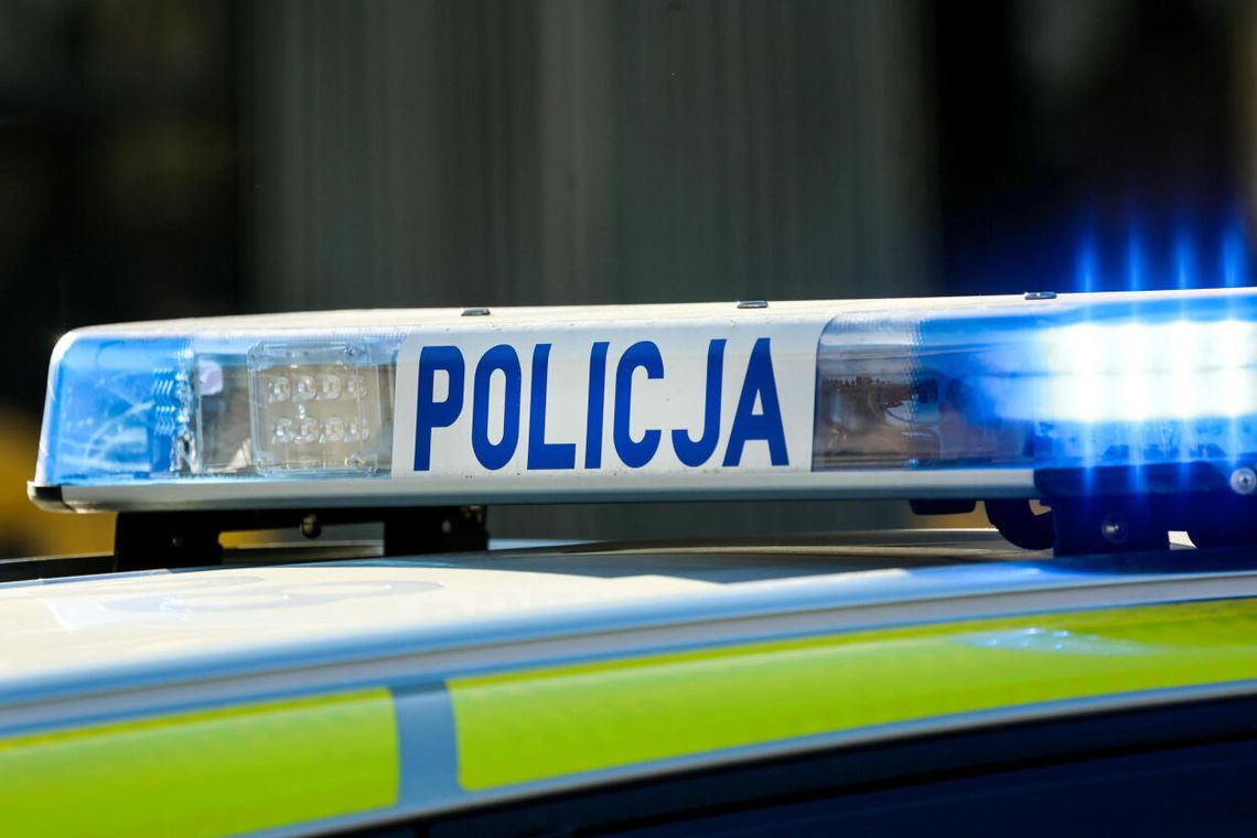 Spowodował wypadek. Z czteroletnim synem ukrył się w pustostanie