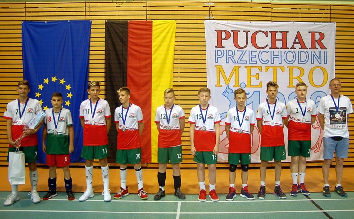 Srebrni medaliści XXIV Międzynarodowego Turnieju Piłki Siatkowej o Puchar Przechodni KS METRO