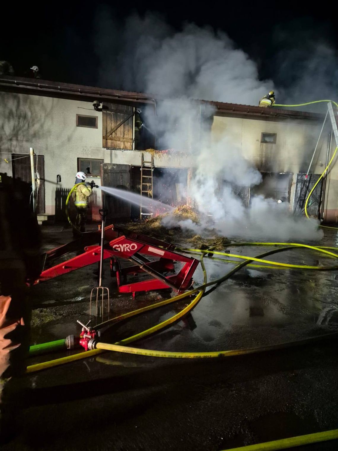 Strażacy szybko opanowali ogień Strażacy szybko opanowali ogień