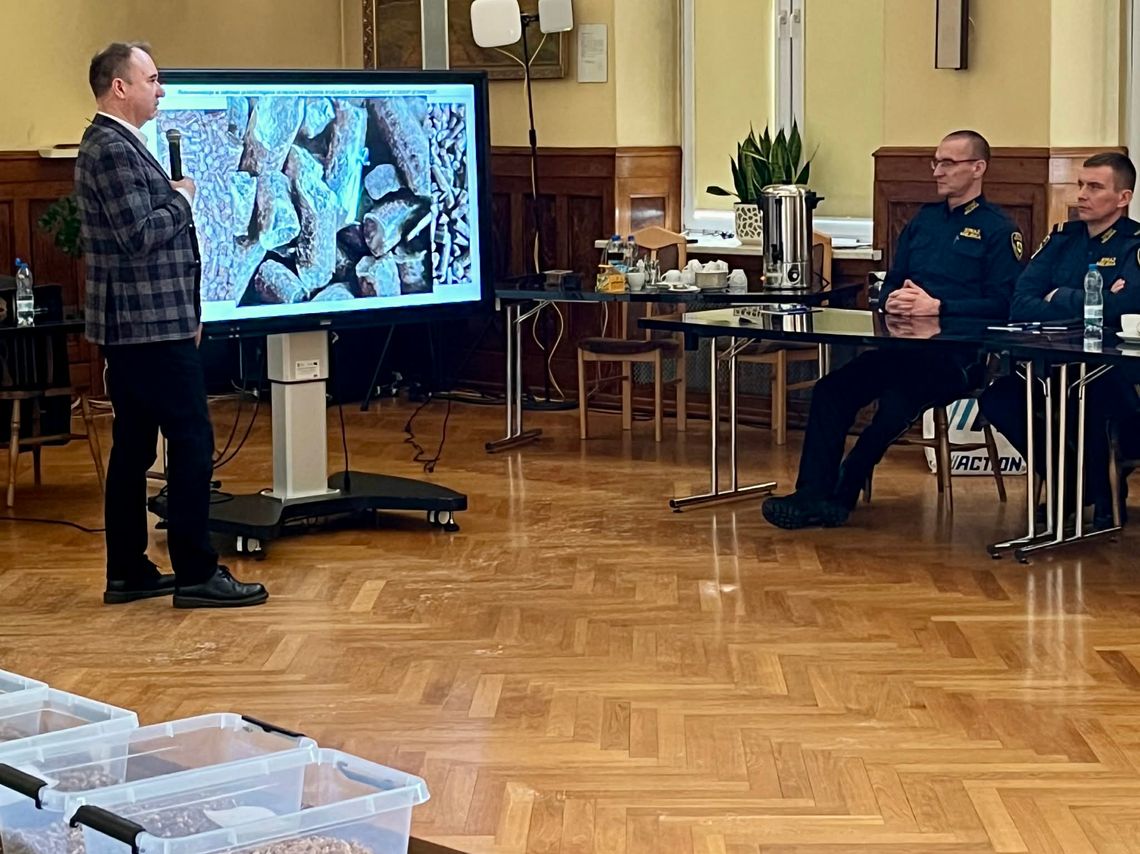 Strażnicy miejscy szkolili się w Tomaszowie. Chodzi o kontrole palenisk i wakę ze smogiem