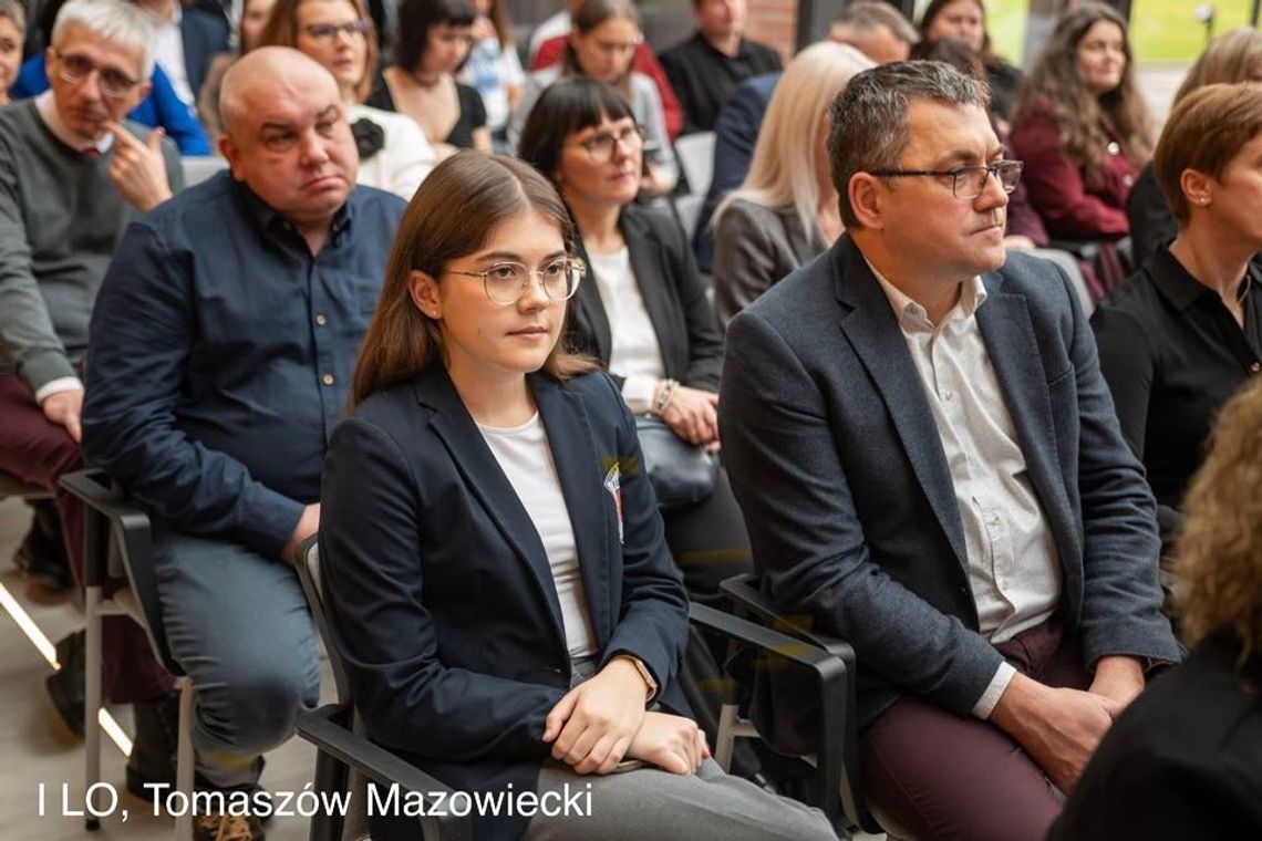 Stypendium z przyszłością. Julia Wrześniewska z I LO w elicie programu „GrowMania – Strefa Talentów” Stypendium z przyszłością. Julia Wrześniewska z I LO w elicie programu „GrowMania – Strefa Talentów”