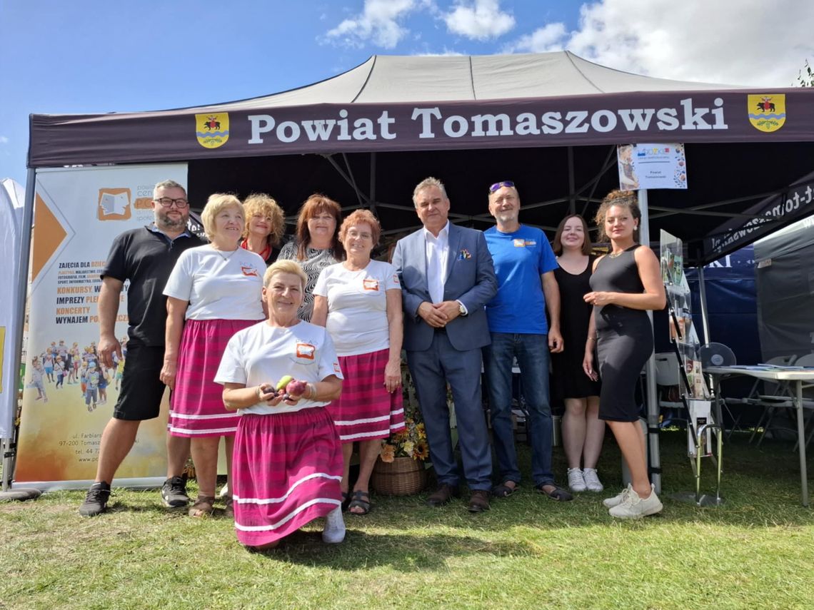 Święto plonów w sercu Łódzkiego – Powiat Tomaszowski na Dożynkach Województwa Łódzkiego Święto plonów w sercu Łódzkiego – Powiat Tomaszowski na Dożynkach Województwa Łódzkiego