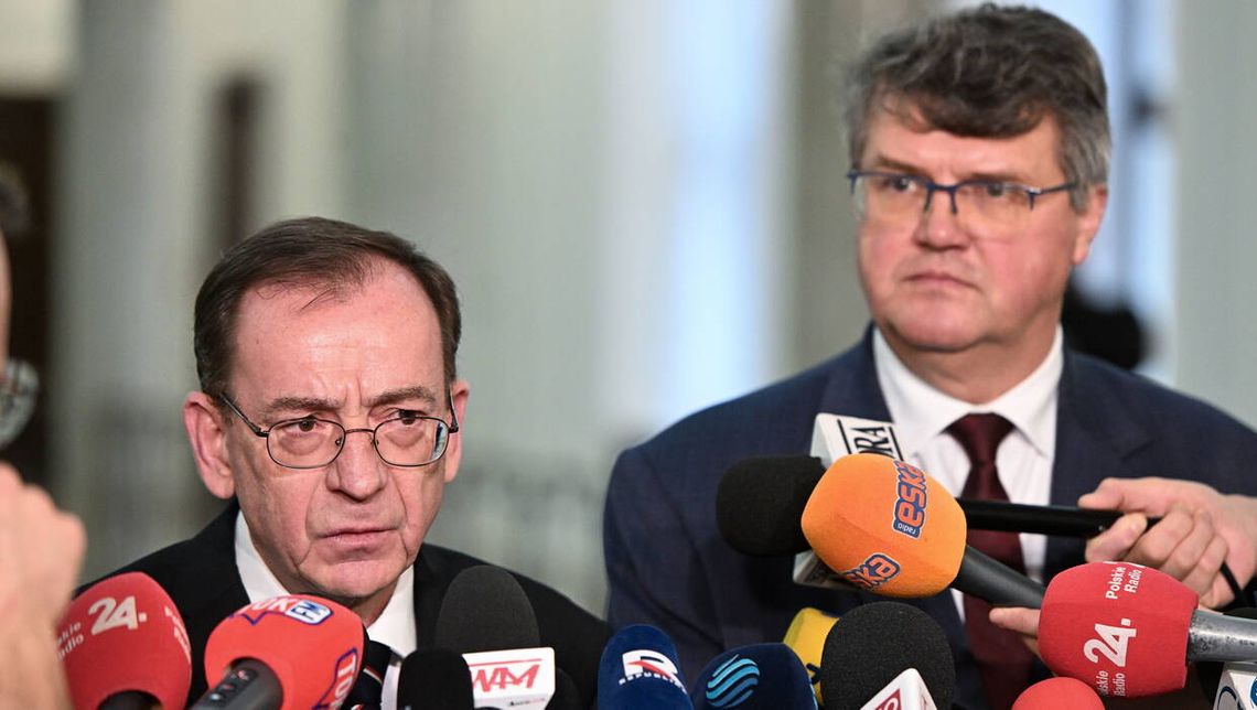 Szef MSWiA o sprawie Kamińskiego i Wąsika: Policja czeka na stosowne polecenie sądu Szef MSWiA o sprawie Kamińskiego i Wąsika: Policja czeka na stosowne polecenie sądu