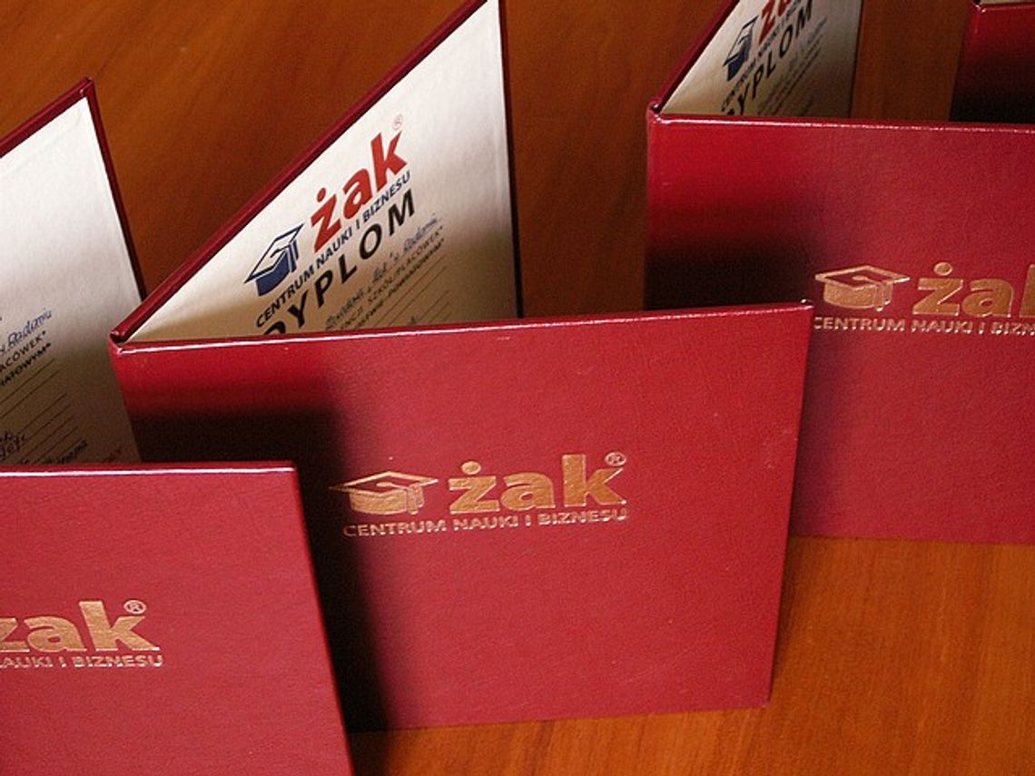 Szkoła, która daje dokument gwarancji nauki za darmo. Czy to możliwe?