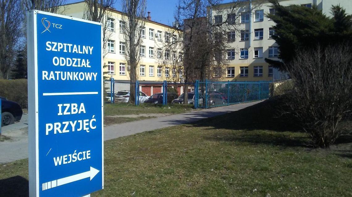 Dziecko uderzone drzwiami odesłane do Łodzi, co na to szpital?