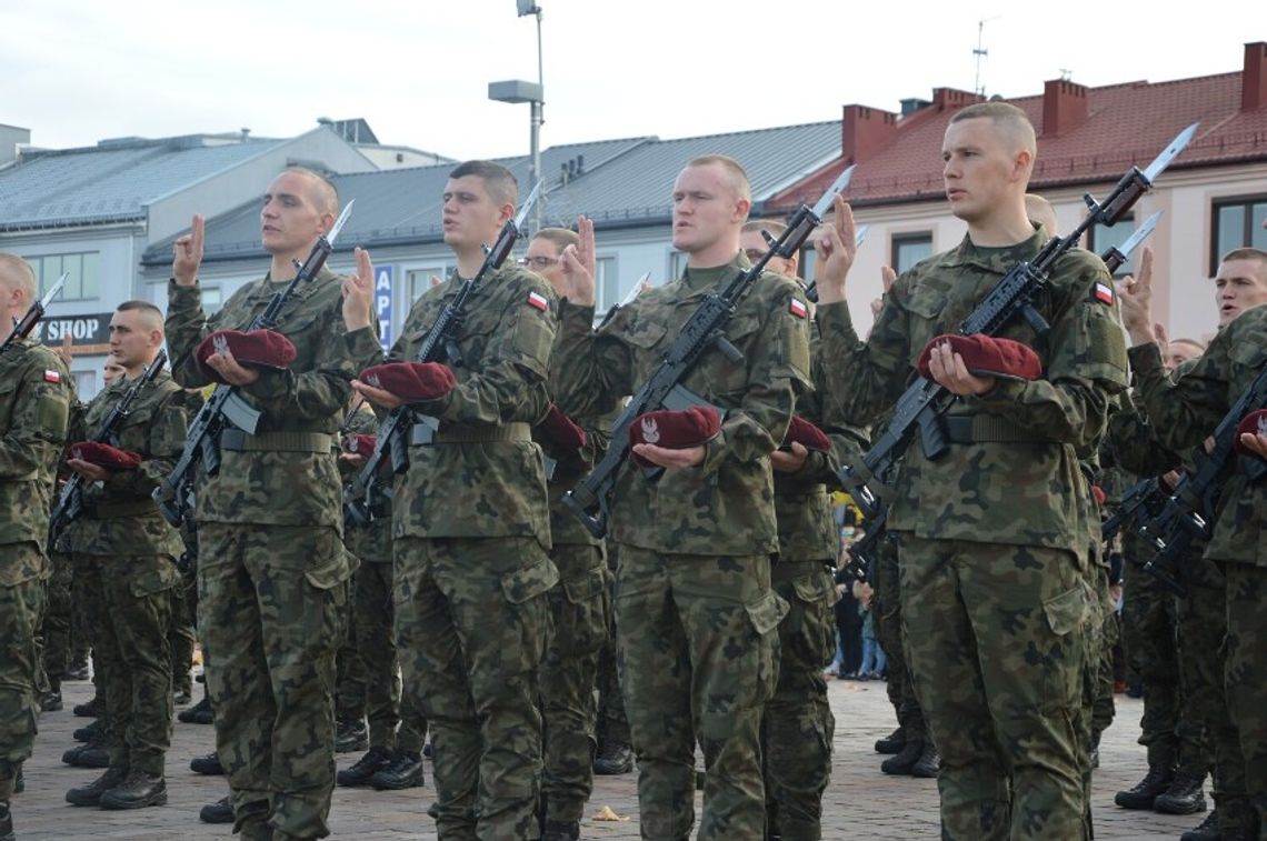 Takiej przysięgi jeszcze u nas nie było. Ślubowali ochotnicy