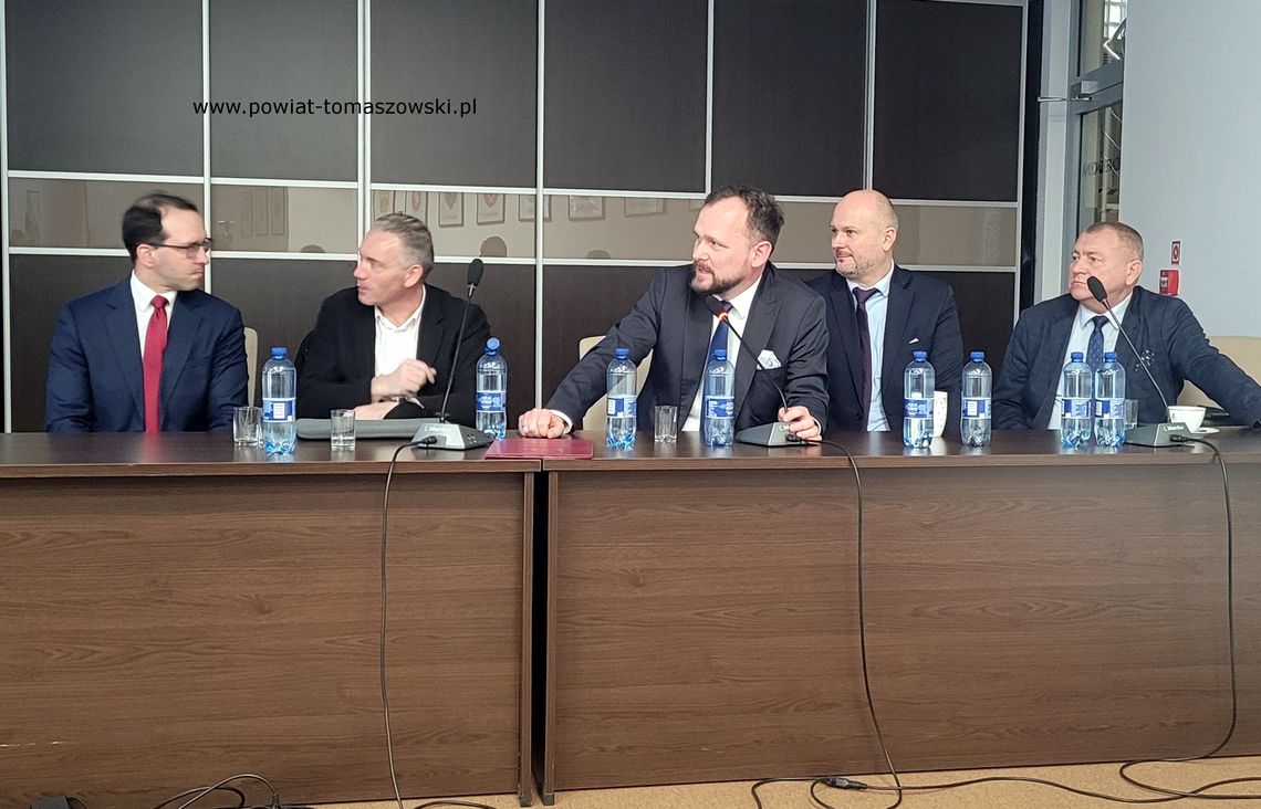 Telefon za tysiąc, mieszkanie na koszt spółki. Złoty kontrakt prezesa TCZ Telefon za tysiąc, mieszkanie na koszt spółki. Złoty kontrakt prezesa TCZ