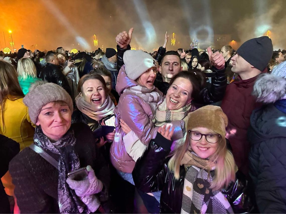 Tomaszowianie bawili się na miejskim Sylwestrze na Placu Kościuszki