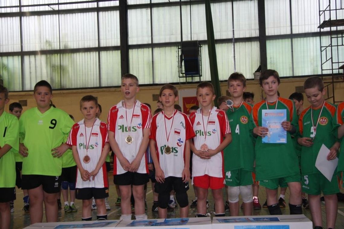 Tomaszowianie w ogólnopolskim Finale mini siatkówki Kinder + Sport