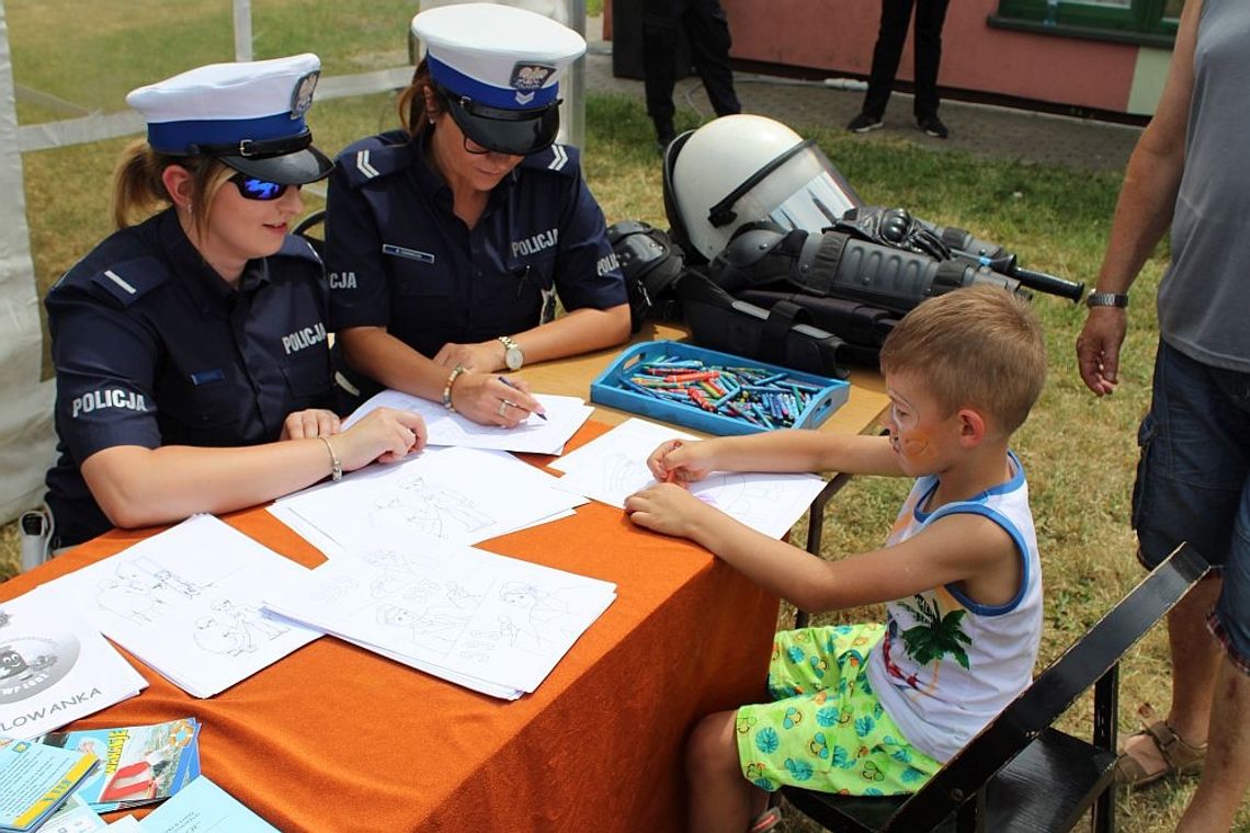 Tomaszowscy policjanci na pikniku rodzinnym z okazji 60-lecia SM Przodownik