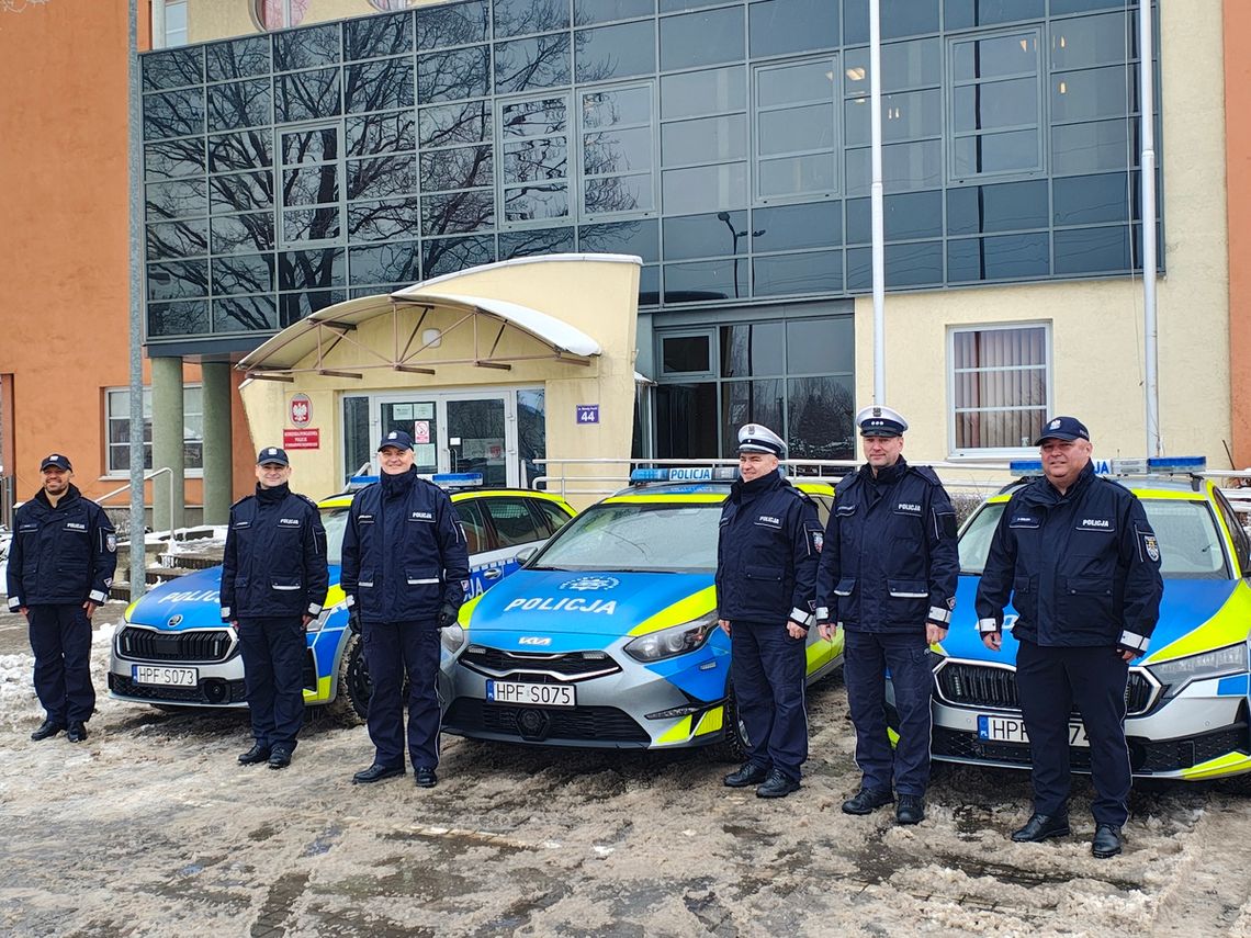 Tomaszowska policja ma nowe radiowozy. Trzy oznakowane auta już patrolują powiat