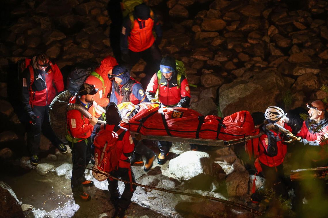 TOPR: niemal 900 działań ratunkowych w Tatrach w 2023 r.; 18 śmiertelnych ofiar TOPR: niemal 900 działań ratunkowych w Tatrach w 2023 r.; 18 śmiertelnych ofiar